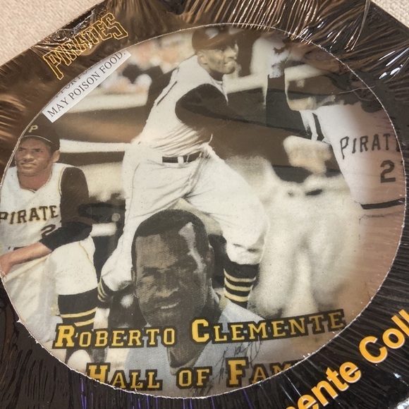 Roberto Clemente Collectible Plate Cornmiller-McCormick Pittsburgh Pirates NIB - Picture 2 of 6